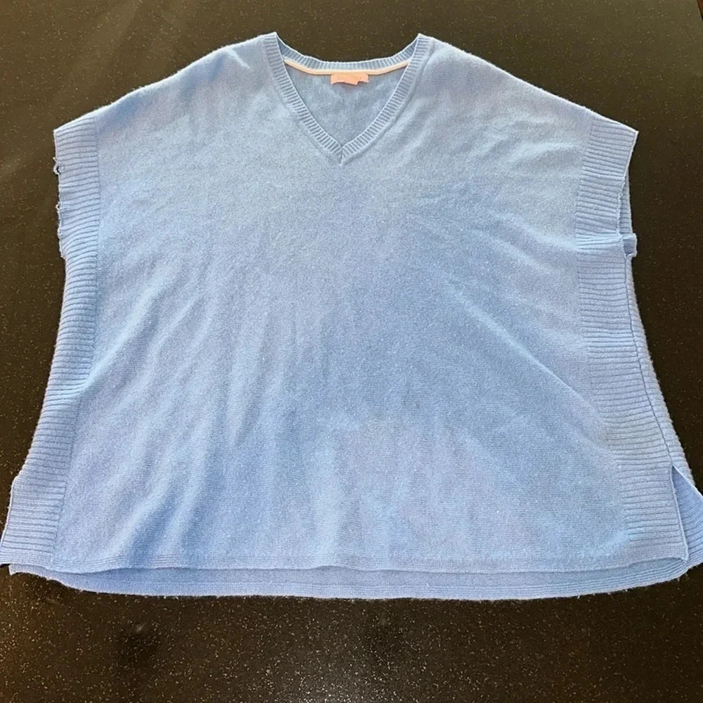 LILY PULITZER 100% Cashmere Baby Blue v-neck Poncho Sweater in Size XS/S